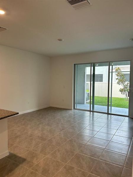 Spacious, unfurnished interior of a new home in , Wimauma (Image 8).