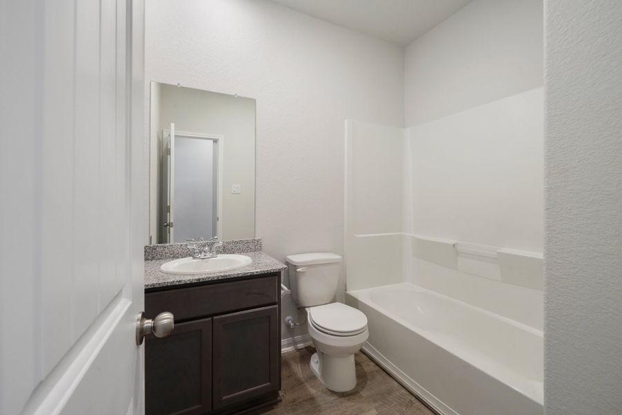 Garner Floorplan - Secondary Bathroom