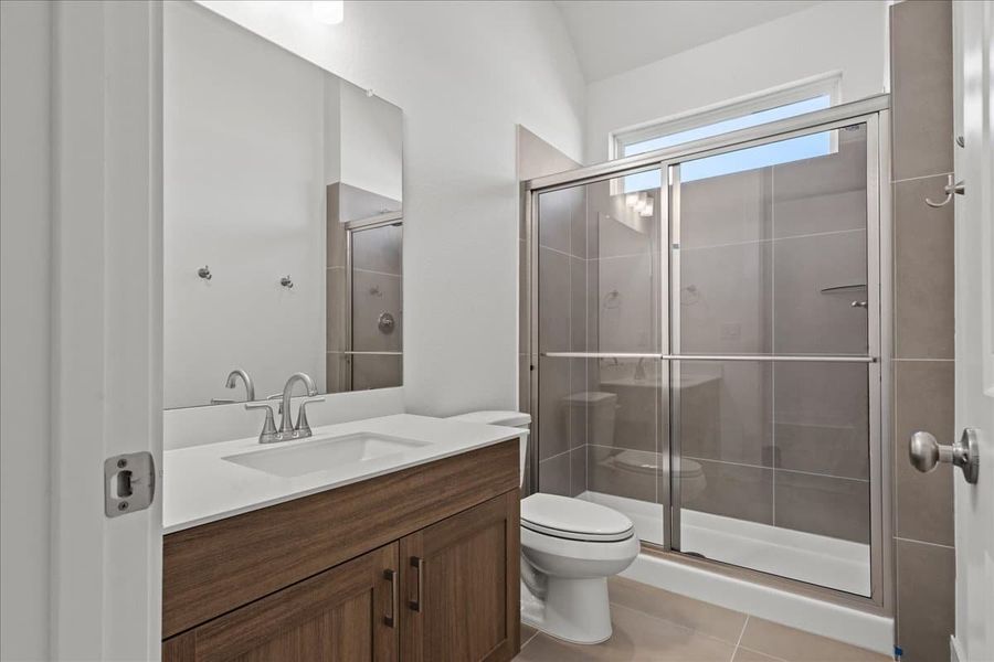 Furnished interior view inside a new home in Village at Three Oaks, Seguin (Image 8).