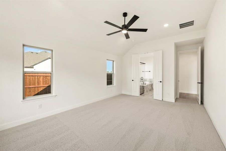 Spacious, unfurnished interior of a new home in Wildflower Ranch 60-65, Fort Worth (Image 28). Spacious, unfurnished interior of a new home in Wildflower Ranch 60-65, Fort Worth (Image 28).