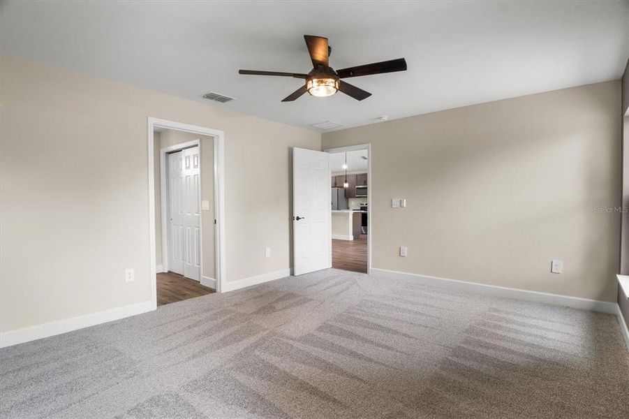 Spacious, unfurnished interior of a new home in , Eagle Lake (Image 21).