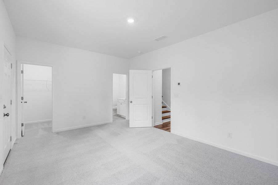 Spacious, unfurnished interior of a new home in Hampton Trace, Marietta (Image 26).