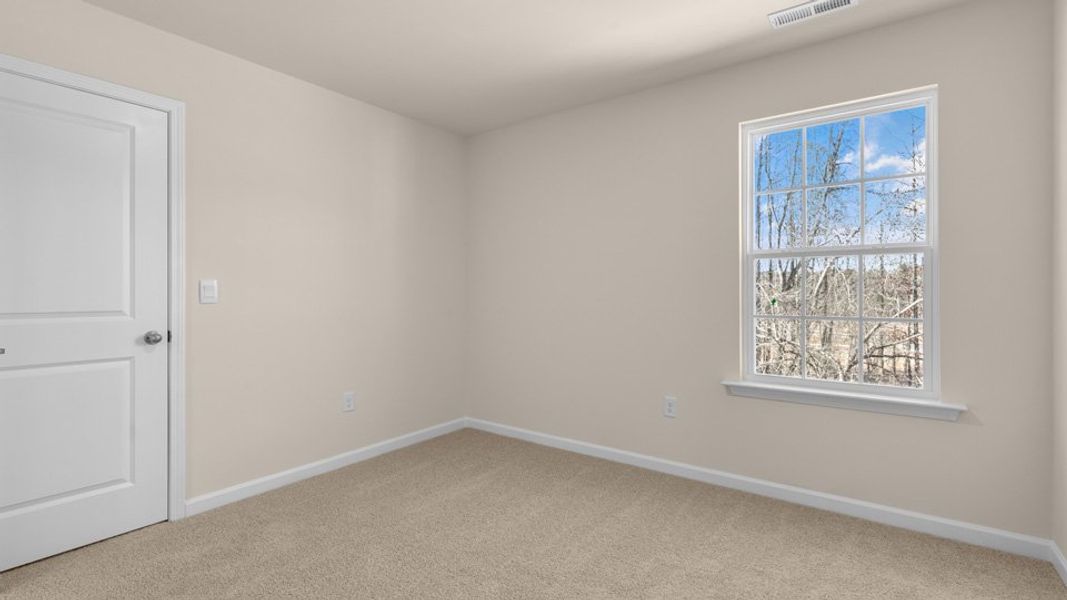 Spacious, unfurnished interior of a new home in Willow Mill, Thomasville (Image 17).