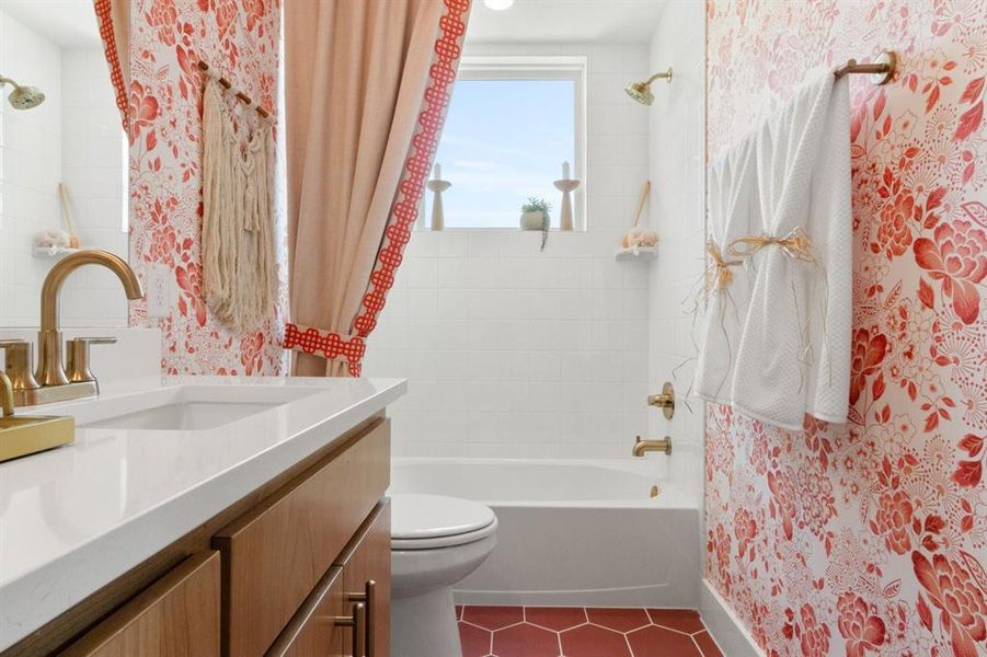 029-1805ParkviewDrive-Melissa-TX-75454-SecondBathroom.jpg-SMALL