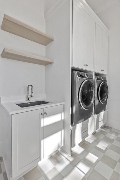 Furnished interior view inside a new home in , Charleston (Image 15).