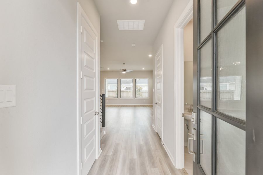 Spacious, unfurnished interior of a new home in Summer Place  35', Montgomery (Image 23).