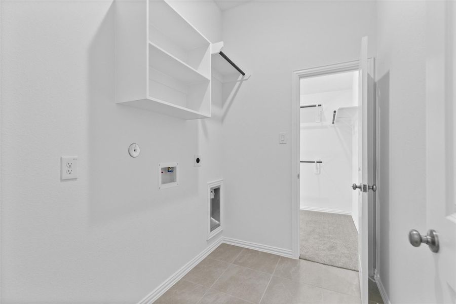 Spacious, unfurnished interior of a new home in Beamer Villas, Friendswood (Image 23).