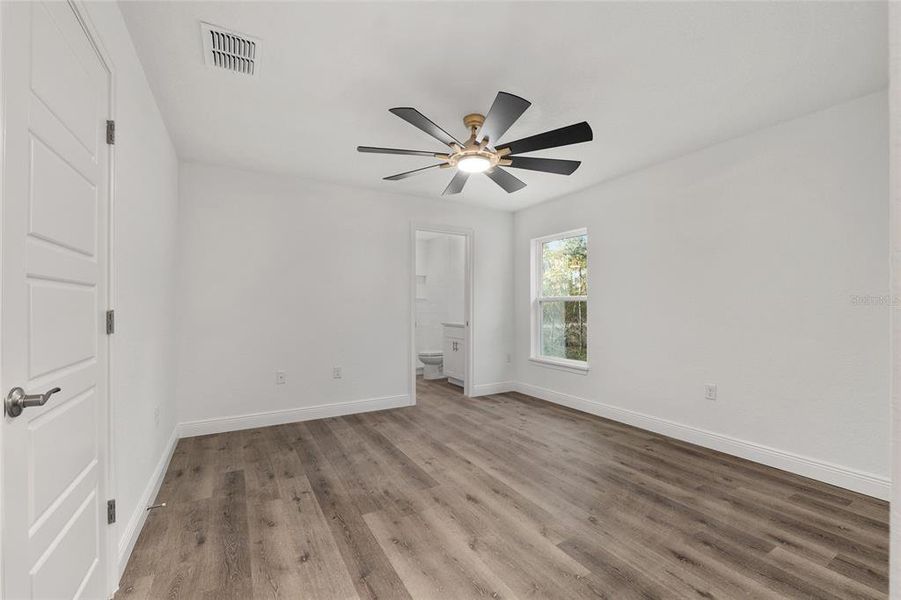 Spacious, unfurnished interior of a new home in , Dunnellon (Image 59).