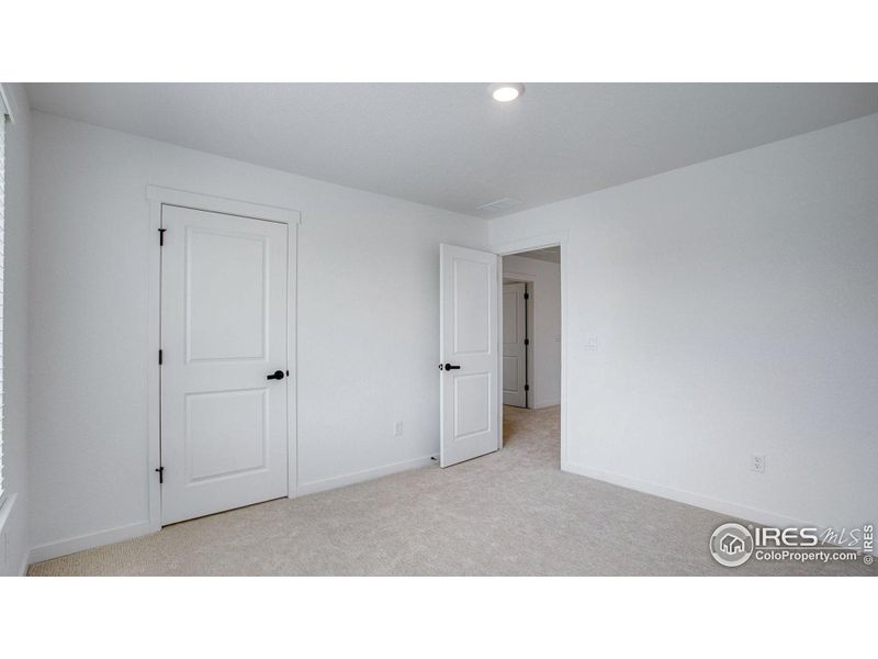 Spacious, unfurnished interior of a new home in Hansen Farm, Fort Collins (Image 22).