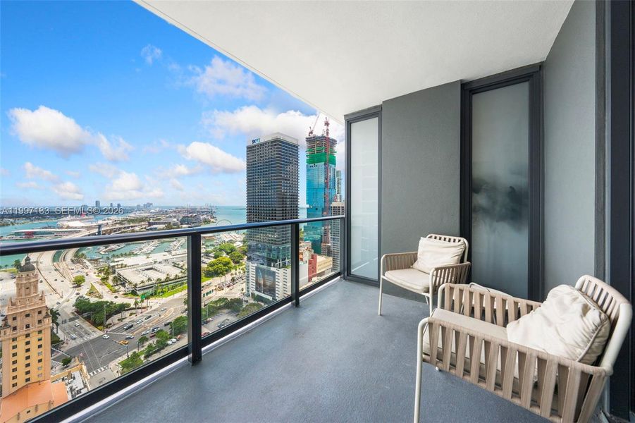 Condo located in Miami, FL showcasing its design and architecture (Image 20).