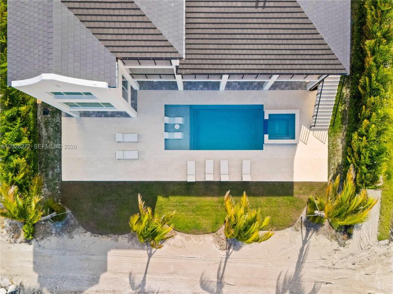 Exterior details and patio area of a home in , Marathon (Image 36).