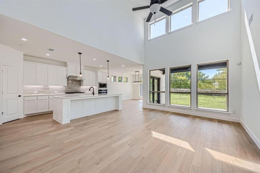 Spacious, unfurnished interior of a new home in Union Park - 50s, Little Elm (Image 12). Spacious, unfurnished interior of a new home in Union Park - 50s, Little Elm (Image 12).