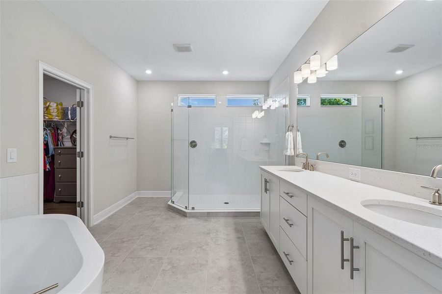 Furnished interior view inside a new home in , Tampa (Image 53).