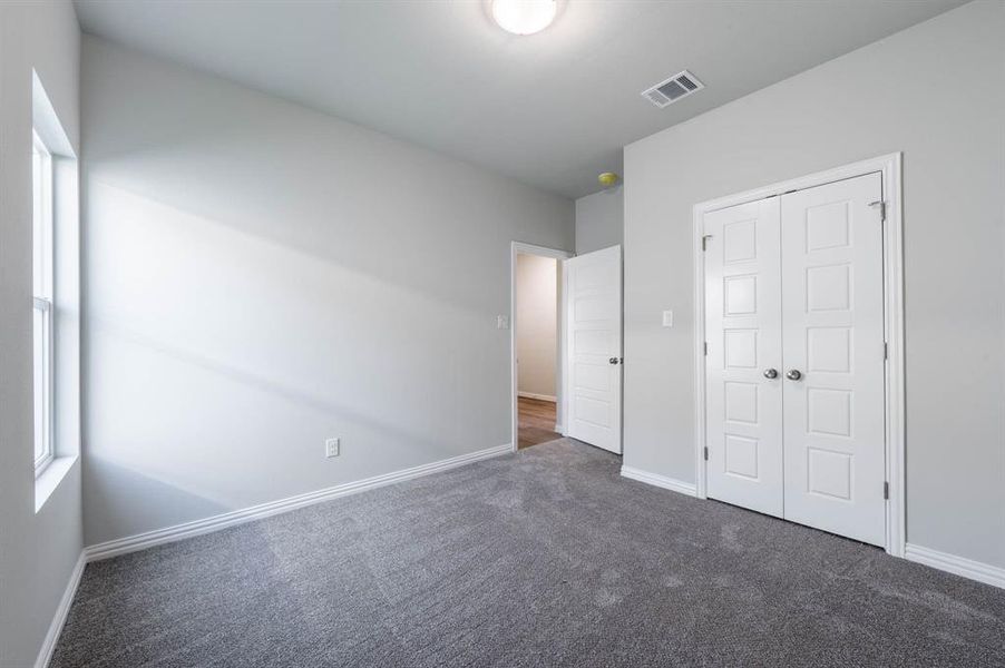 Spacious, unfurnished interior of a new home in Trails of Fossil Creek, Fort Worth (Image 29).