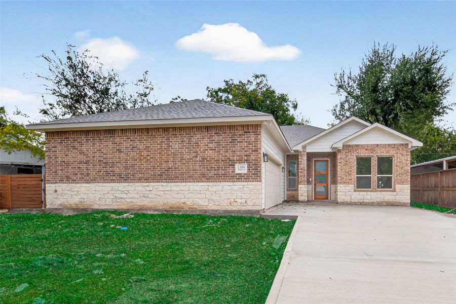 OPEN HOUSE SUNDAY 1-3PM NOVEMBER 30 2025