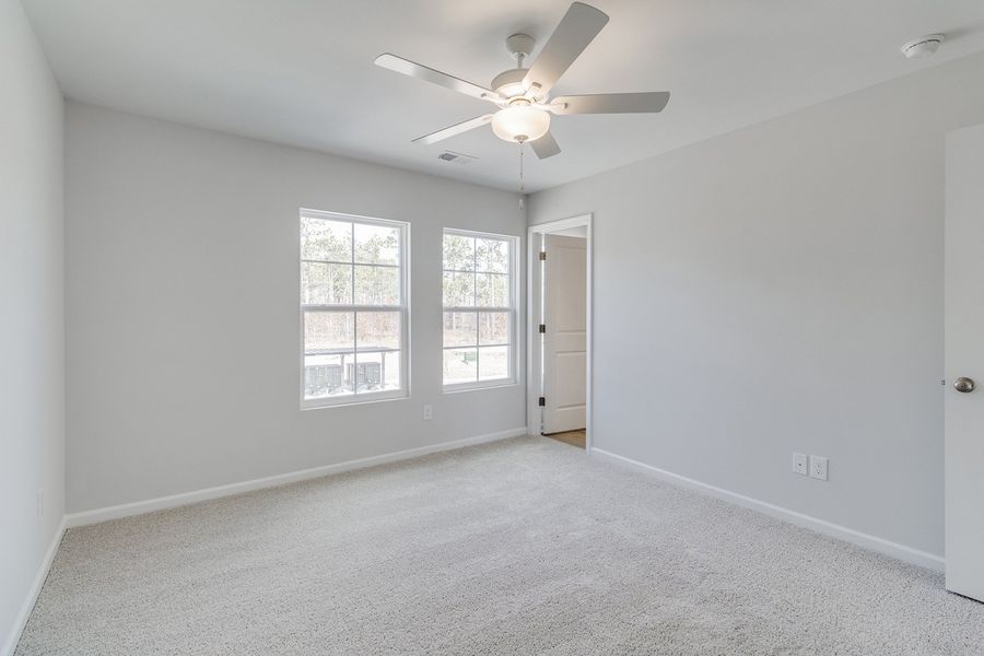 Spacious, unfurnished interior of a new home in Astoria, Columbia (Image 23).