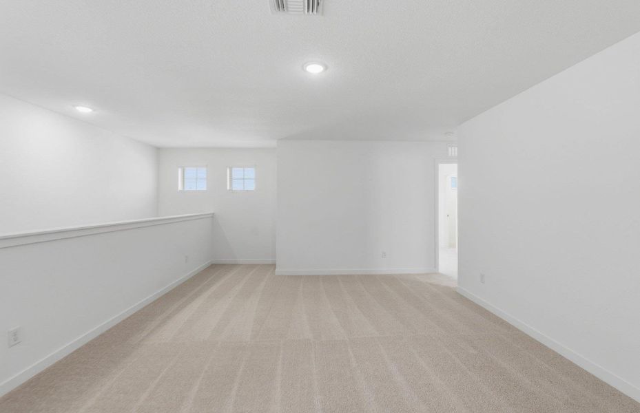Spacious, unfurnished interior of a new home in Sonterra, Jarrell (Image 20).