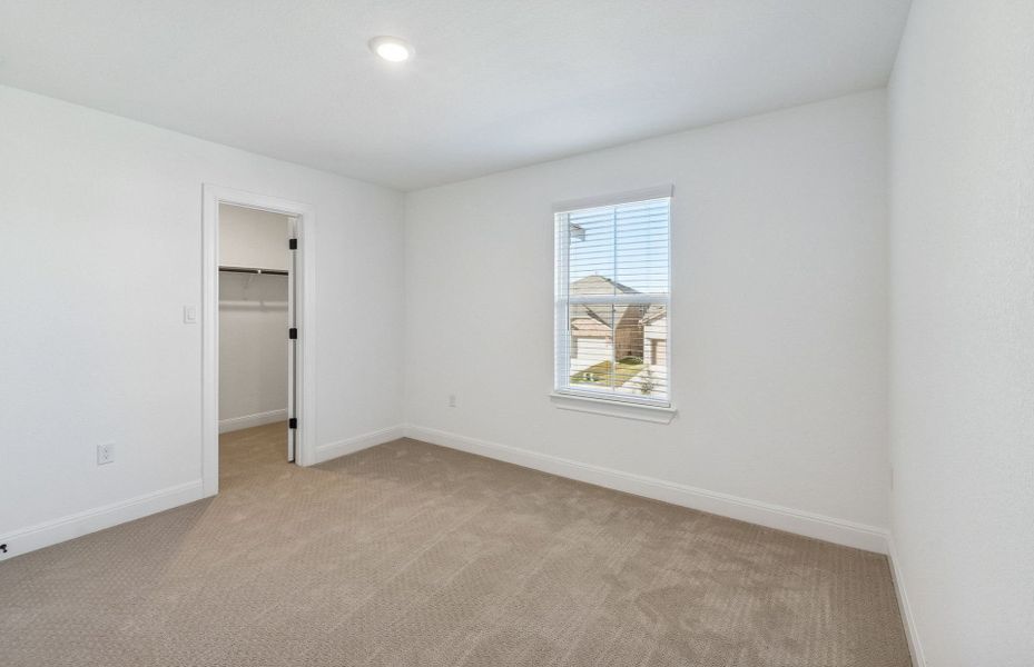 Spacious, unfurnished interior of a new home in Lagos, Manor (Image 51).