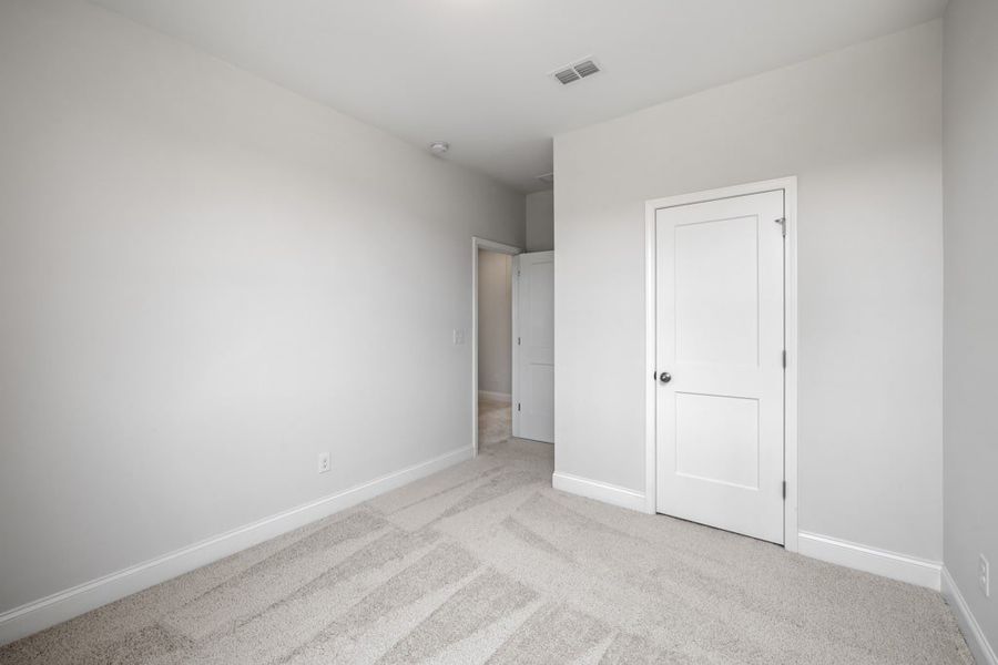 Representative unfurnished interior of a home built from the Atkinson by UnionMain Homes in Austin Springs, Bethlehem (Image 23).