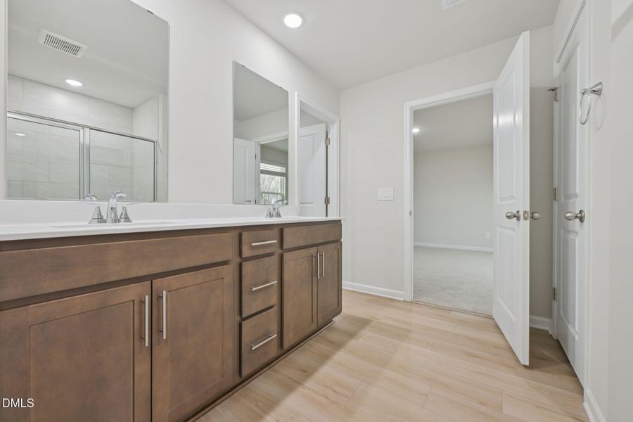 16 - Primary Bath