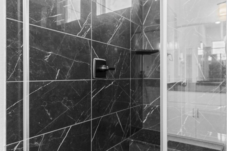 Stylish upgrade tile surrounding and more! Stylish upgrade tile surrounding and more!