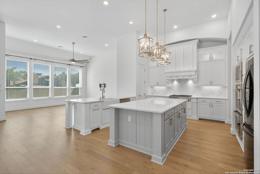 Furnished interior view inside a new home in Front Gate in Fair Oaks Ranch, Fair Oaks Ranch (Image 7). Furnished interior view inside a new home in Front Gate in Fair Oaks Ranch, Fair Oaks Ranch (Image 7).