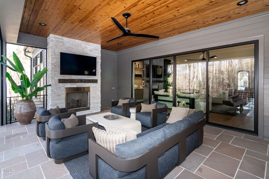 RJP_X_6896 RJP_X_6896