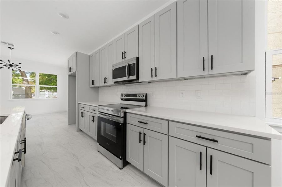 Furnished interior view inside a new home in , Orlando (Image 4).