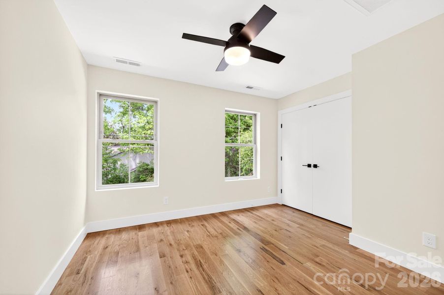Spacious, unfurnished interior of a new home in , Asheville (Image 26).