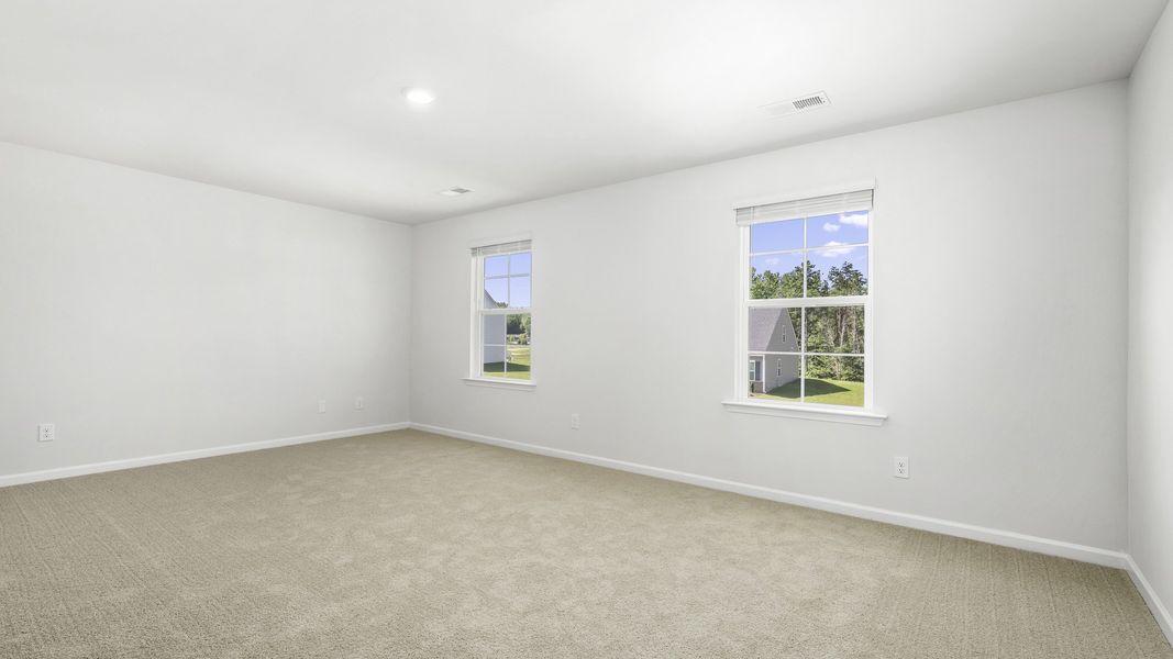 Spacious, unfurnished interior of a new home in Forest Creek, Winston-Salem (Image 17).