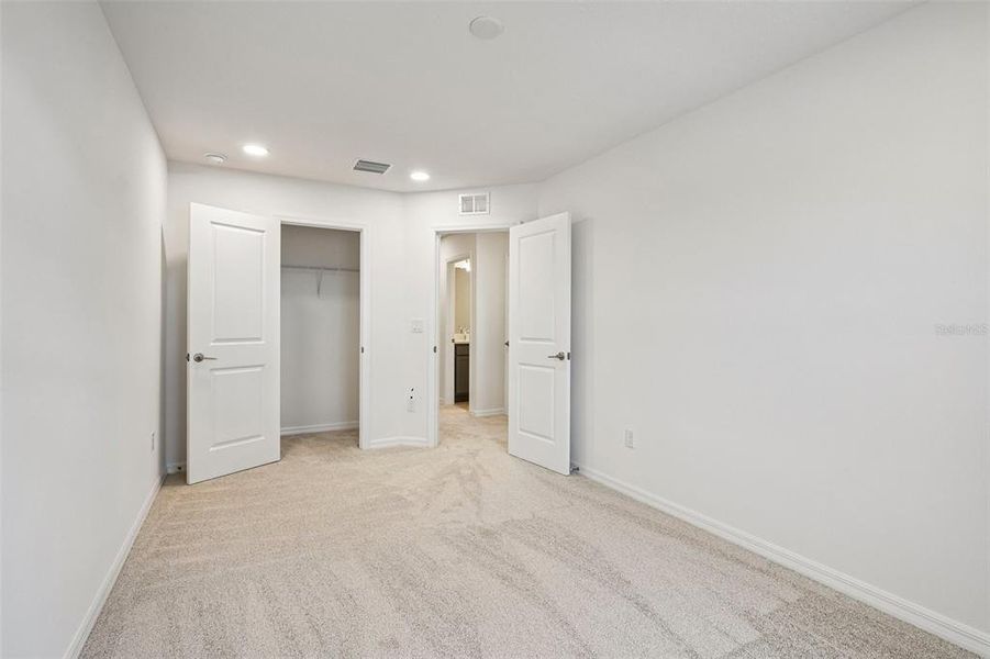 Spacious, unfurnished interior of a new home in Twin Oaks, Zephyrhills (Image 36). Spacious, unfurnished interior of a new home in Twin Oaks, Zephyrhills (Image 36).