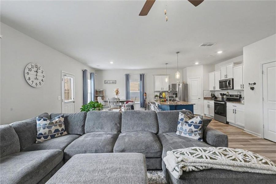 Furnished interior view inside a new home in , Villa Rica (Image 15).