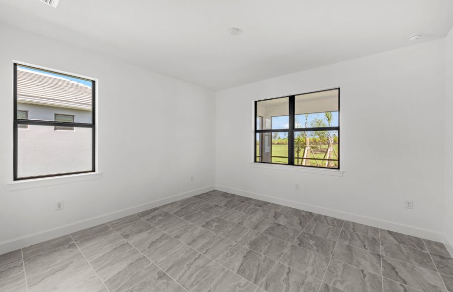 Spacious, unfurnished interior of a new home in Del Webb Catalina, Lakewood Ranch (Image 14).