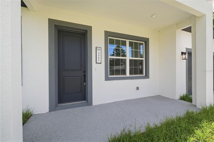 Exterior details and patio area of a home in , Ocala (Image 4).