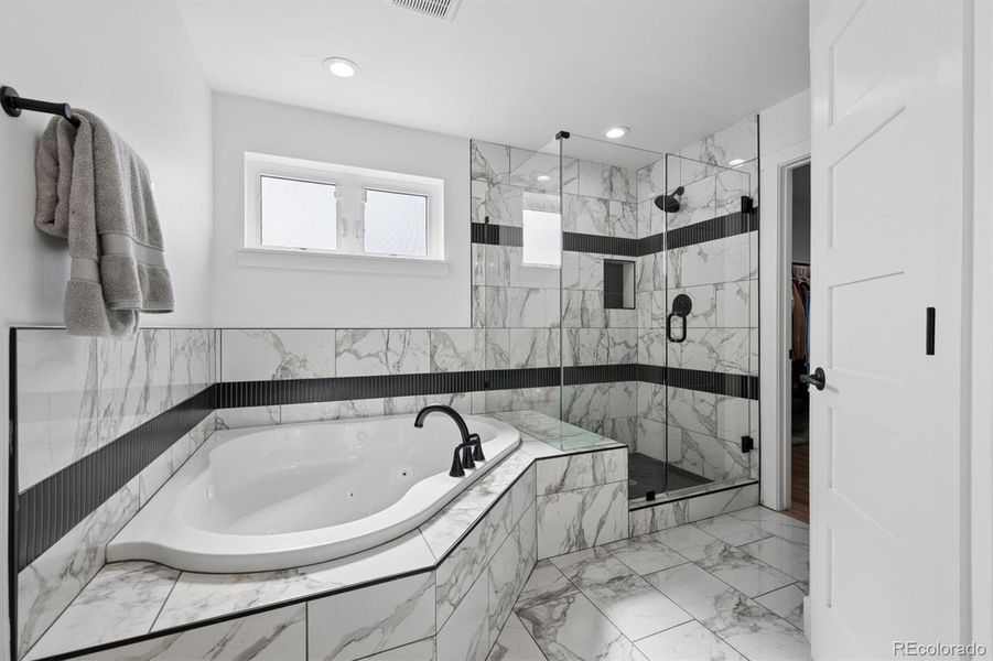 Furnished interior view inside a new home in , Aurora (Image 19).