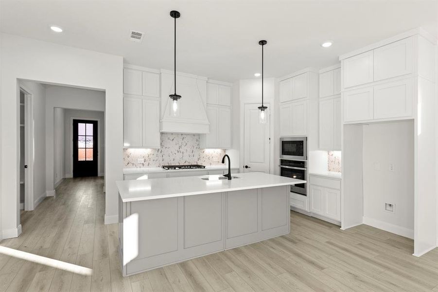 8_09. 1105 Birdsong - Kitchen (2)