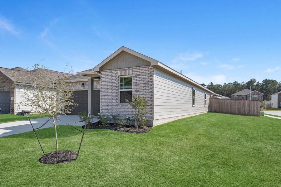 Representative exterior details of a home built from the Moonbeam by Starlight Homes in Ranch at Duck Creek, Fort Worth (Image 3). Representative exterior details of a home built from the Moonbeam by Starlight Homes in Ranch at Duck Creek, Fort Worth (Image 3).