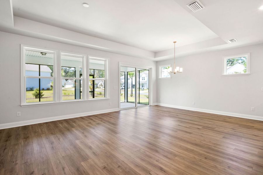 Spacious, unfurnished interior of a new home in Waterways, Richmond Hill (Image 12).