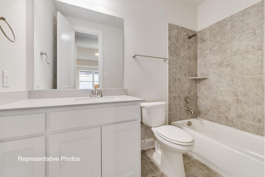 Representative furnished interior of a home built from the Hartford V by Grand Homes in Somercrest, Midlothian (Image 9).