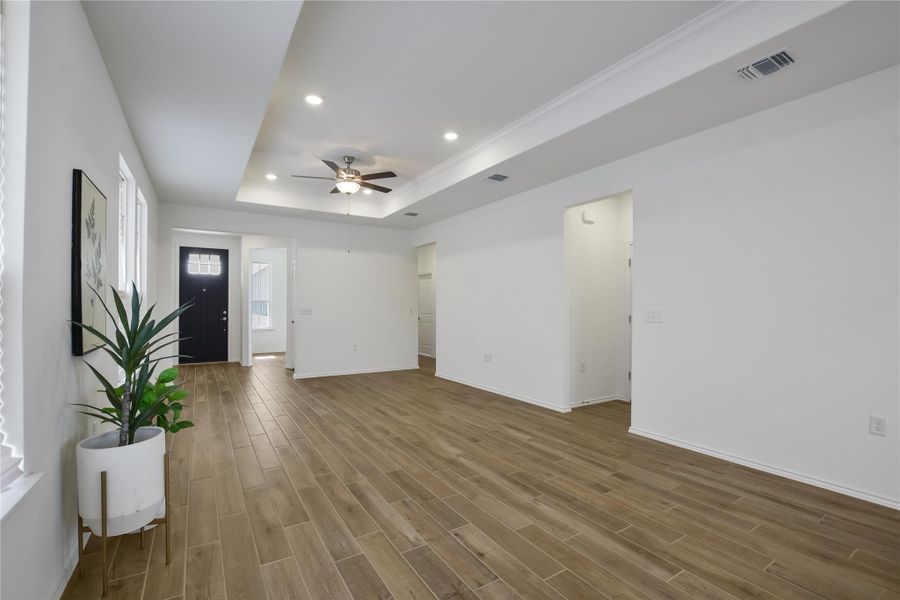 Spacious, unfurnished interior of a new home in Sun City Texas, Georgetown (Image 18).
