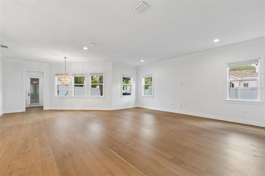 Spacious, unfurnished interior of a new home in , Tampa (Image 42).