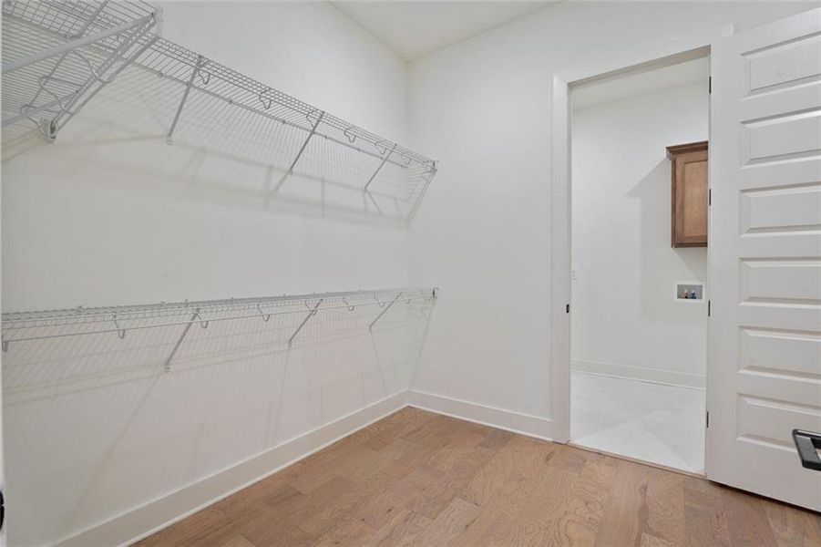 Spacious, unfurnished interior of a new home in Long Hollow Landing, Gainesville (Image 33).