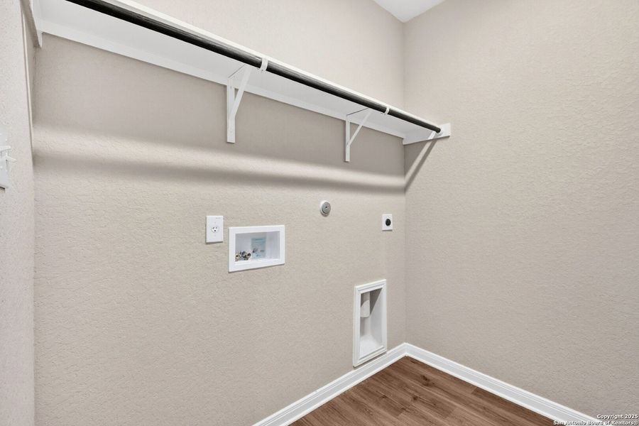 Spacious, unfurnished interior of a new home in Paloma Park, Converse (Image 31). Spacious, unfurnished interior of a new home in Paloma Park, Converse (Image 31).