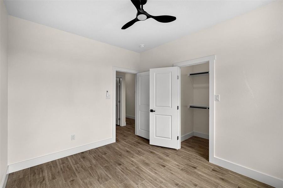 Spacious, unfurnished interior of a new home in , Granbury (Image 24).