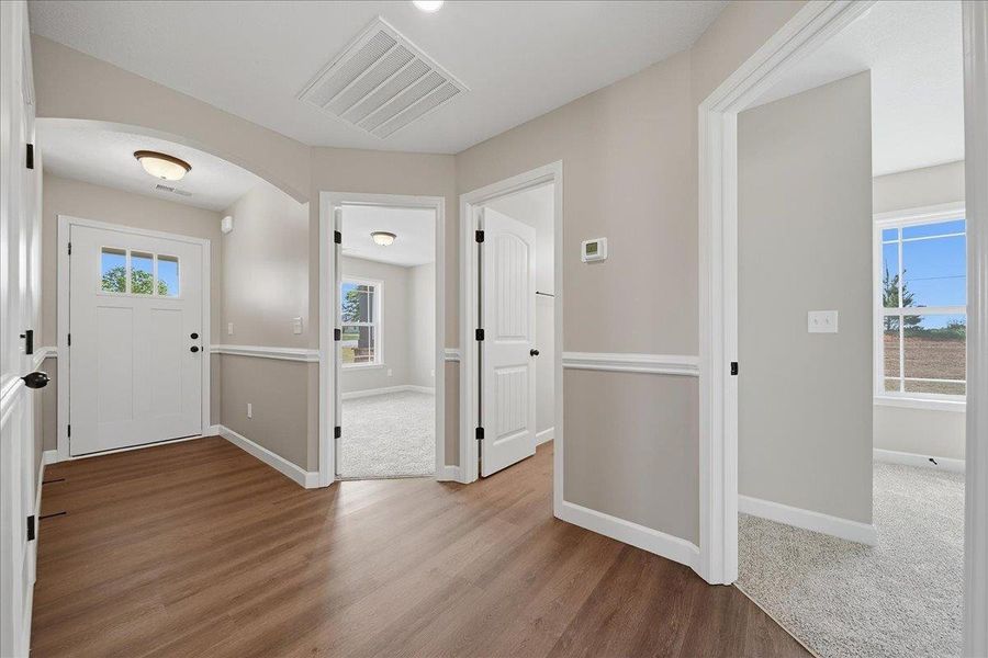 Spacious, unfurnished interior of a new home in Bent Tree, Gaffney (Image 17).