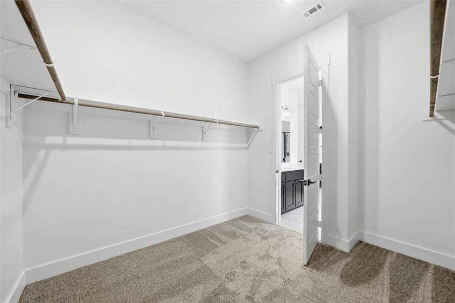 Spacious, unfurnished interior of a new home in Eagle Ridge Estates, Weatherford (Image 27).