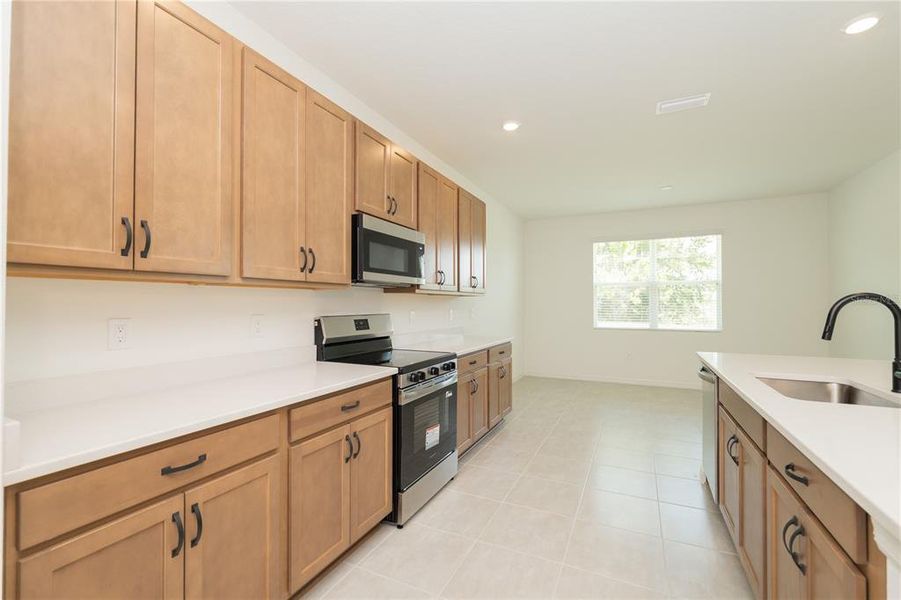Furnished interior view inside a new home in , Bartow (Image 12).