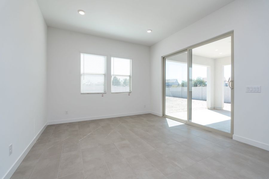 Spacious, unfurnished interior of a new home in Terraza, San Tan Valley (Image 10). Spacious, unfurnished interior of a new home in Terraza, San Tan Valley (Image 10).