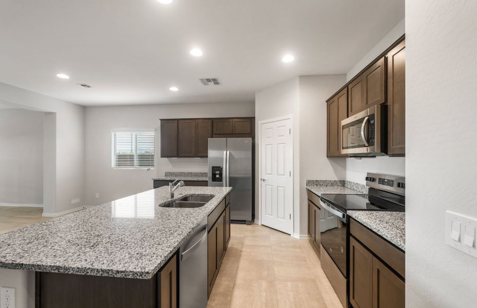 Furnished interior view inside a new home in El Cidro, Goodyear (Image 5).