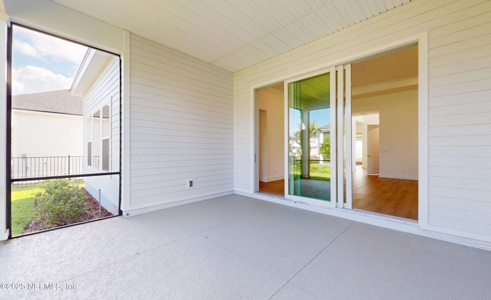 Exterior details and patio area of a home in Seven Pines, Jacksonville (Image 13).